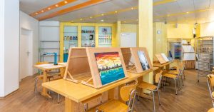 MAL-BAR - Paletten auf Tisch